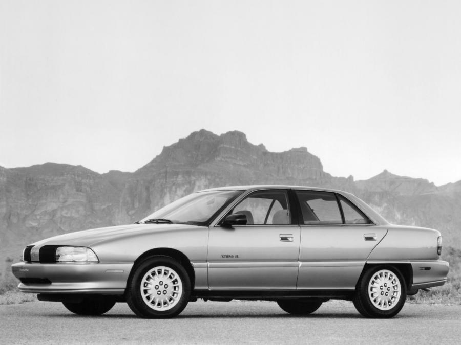  Oldsmobile Achieva 1992 года  (фото 1 из 4)